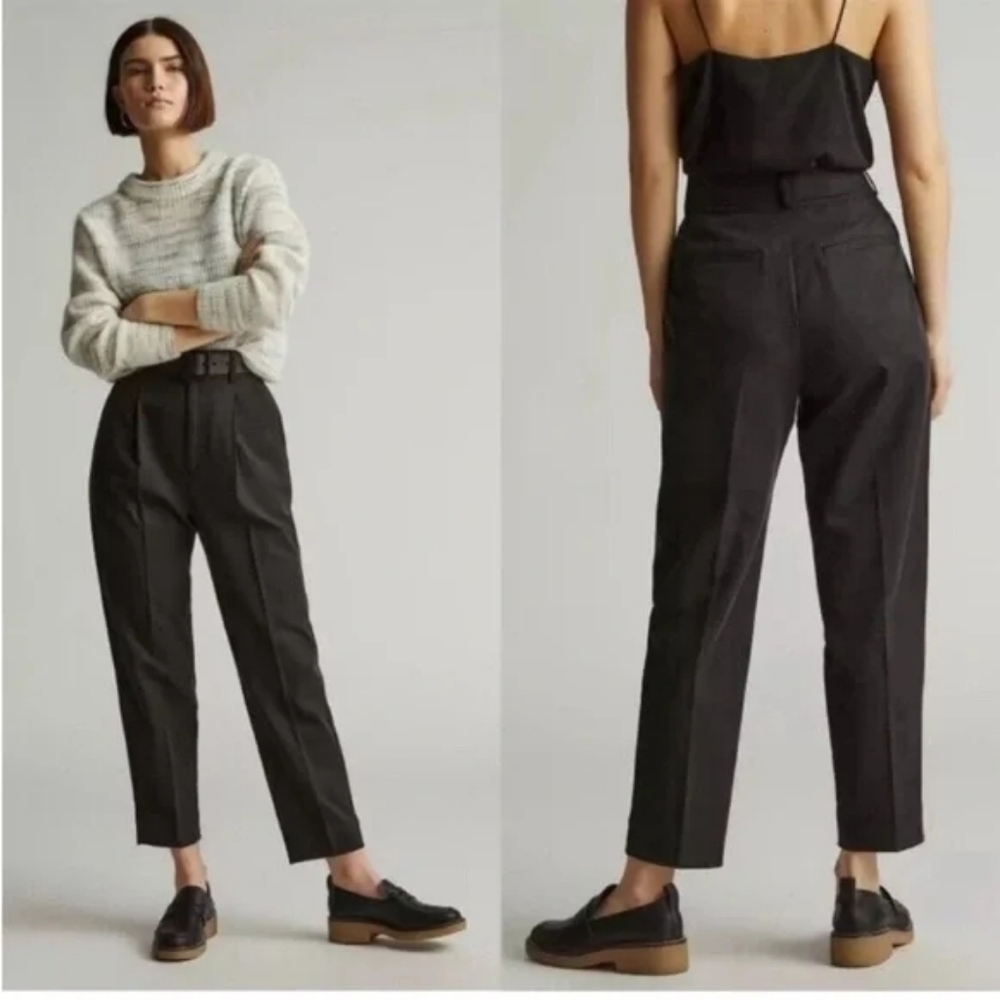 Everlane High-Rise Tapered Trouser in Black